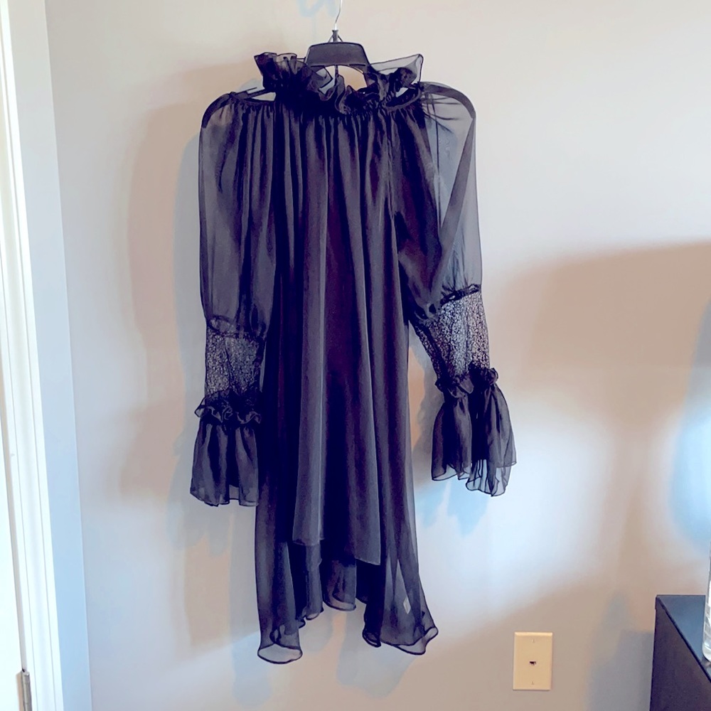 Small black flowing tunic